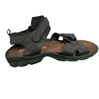 Verdienste beker grote sandalen
