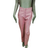 Ladies usan pantalones de cuero de charillon