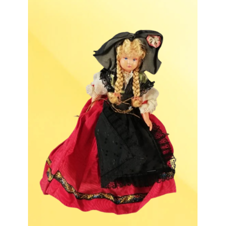 Regionale Puppe, Folk 60-70er Jahre Ref. P38
