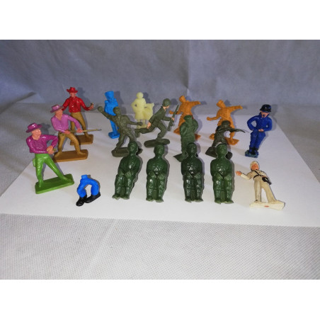 Muitas 16 figurinhas dos anos 70