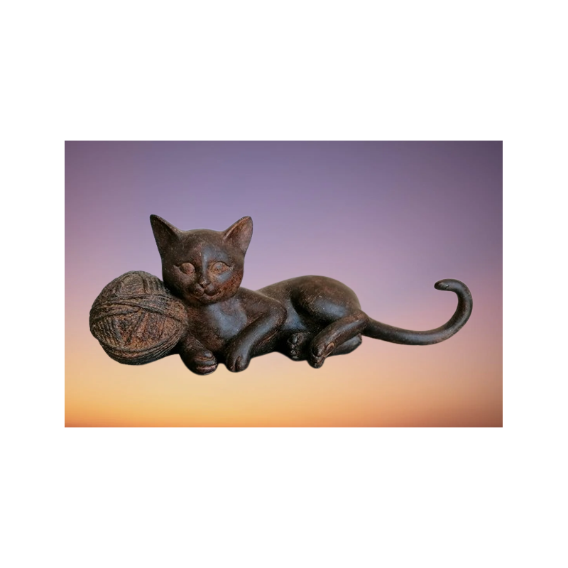 Chat sculptuur met zijn pelop van hars string of hout ...