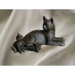 Cat-beeldje en kittenhars of hout - decoratieve stijl van de jaren 80-2000