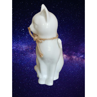 Seated Cat Porcelain Statuette – 17 x 11 cm, Vintage