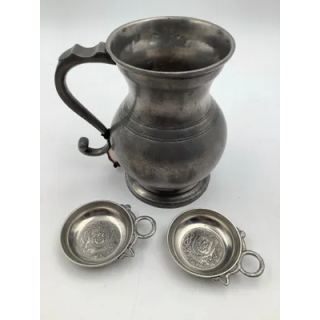 Set Pitcher + 2 Tastevine in Zinn "Die Mans of Manoir" Zinn Paris, mittleren xxᵉ