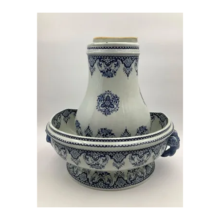 Oude muurfontein in blauwe en witte aardewerk genummerde CD126