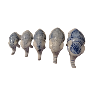 Lote de 5 elefantes en porcelana azul y blanca - elegante deco artesanal
