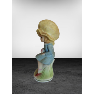 Chica figurina en el gran sombrero de porcelana con mano pintada a mano 50 / 70s