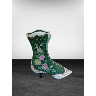 Vintage decorative boot in hand painted porcelain – Green and pink flowers