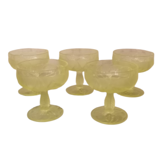 Set von 5 Vintage-Tassen in geformtem Glas-Floral-Dekor - 1950-1970