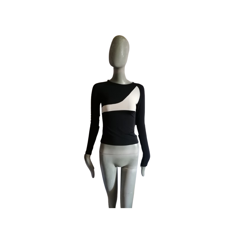 Top assimétrico preto e branco com Coutières