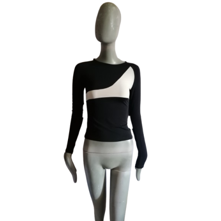 Top assimétrico preto e branco com Coutières