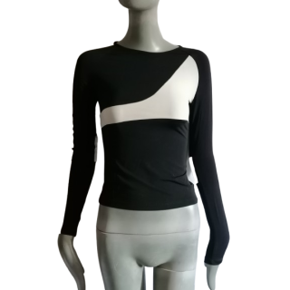 Top assimétrico preto e branco com Coutières