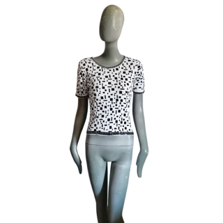 Top graphique noir et blanc ALMA avec perles – style rétro chic