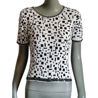 Top gráfico preto e branco Alma com grânulos - estilo chique retro