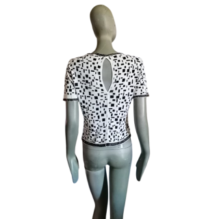 Top graphique noir et blanc ALMA avec perles – style rétro chic
