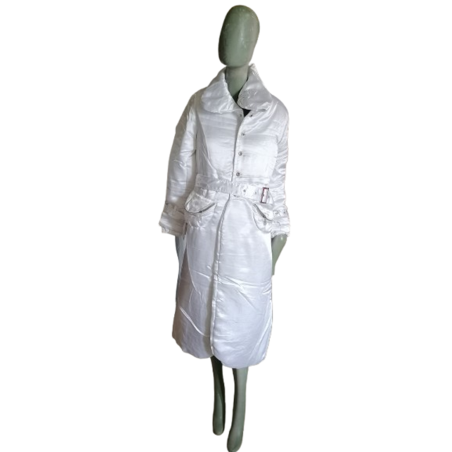 Chaqueta larga y2k blanca con cinturón