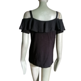 Os ombros do volante preto superiores nus trevos