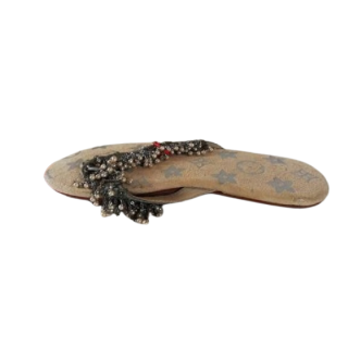 Sandals Trust Toilette with Pearls