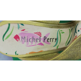Michel Perry Sandalias encajó tacones