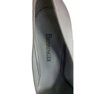 Behringer Vintage Pumps